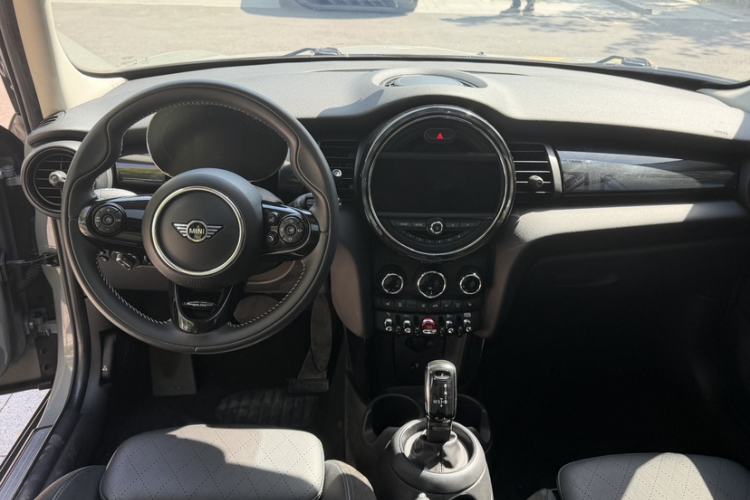 Used MINI 2021 1.5T COOPER Artist Five-Door Edition Interior 1