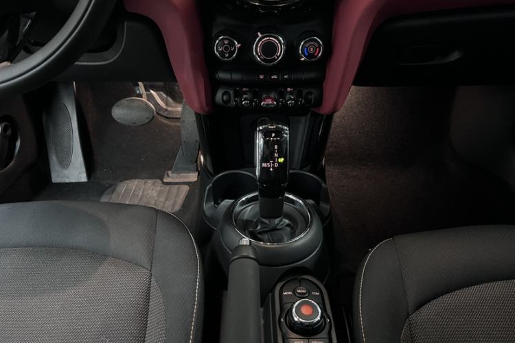 Used MINI 2021 1.5T ONE PLUS Interior 10