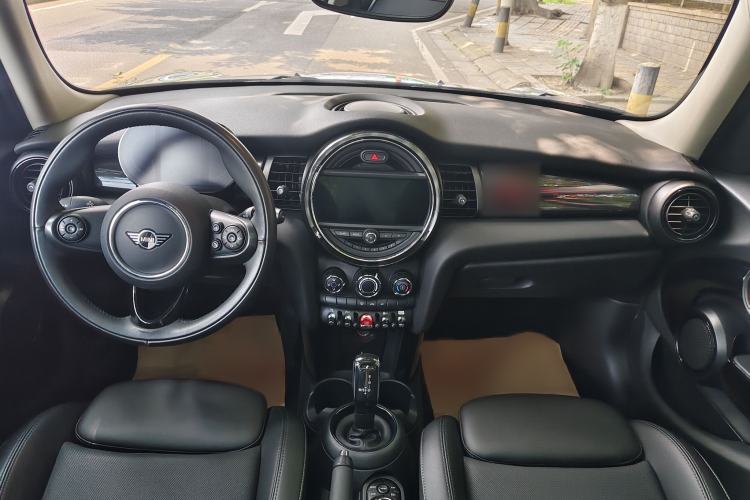 Used MINI 2021 1.5T COOPER Classic Edition Five-Door Version Interior 2