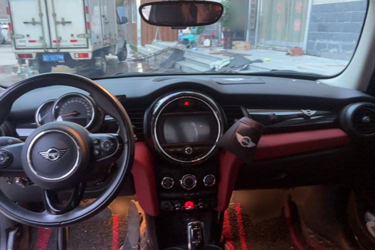 Used MINI 2021 1.5T ONE PLUS Five-Door Edition Interior 3