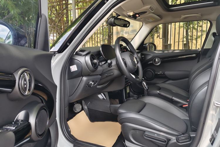 Used MINI 2021 1.5T COOPER Classic Edition Five-Door Version Interior 3