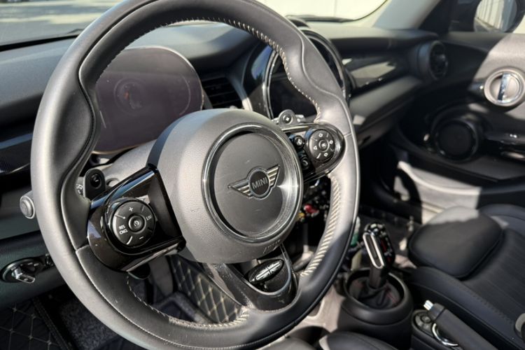 Used MINI 2021 2.0T COOPER S Artist Five-Door Edition Interior 5