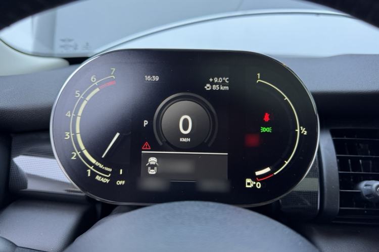 Used MINI 2021 1.5T COOPER Classic Edition Interior 5