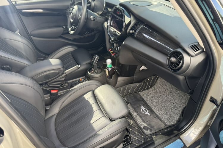 Used MINI 2021 2.0T COOPER S Artist Five-Door Edition Interior 6