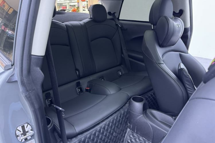 Used MINI 2021 1.5T COOPER Classic Edition Interior 6