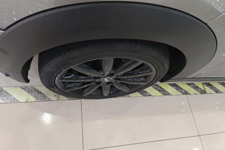 Used MINI 2021 1.5T COOPER Artist Five-Door Edition Left Front Wheel Hub