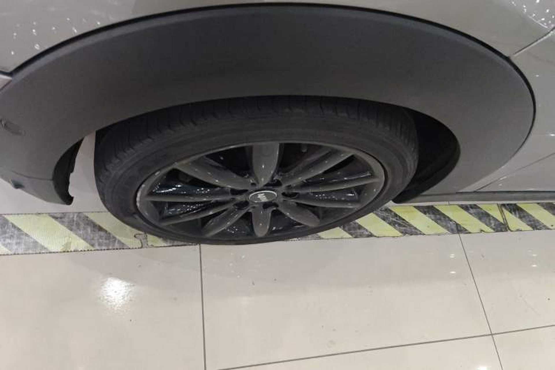 Used MINI 2021 1.5T COOPER Artist Five-Door Edition Left Front Wheel Hub