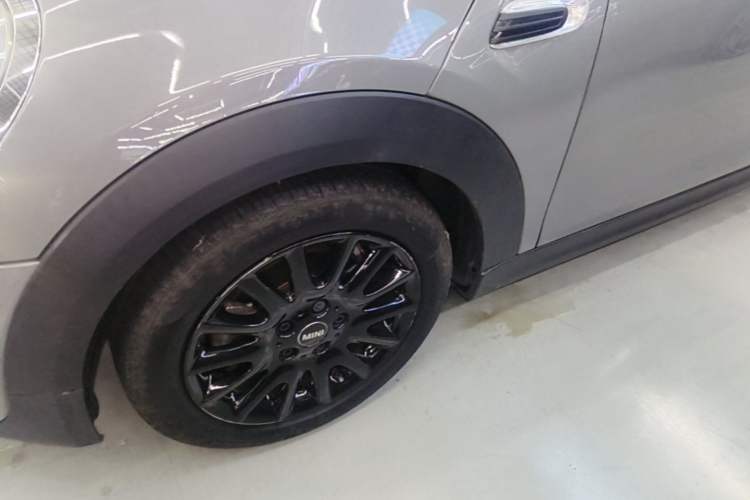 Used MINI 2021 1.5T COOPER Classic Edition Five-Door Version Left Front Wheel Hub