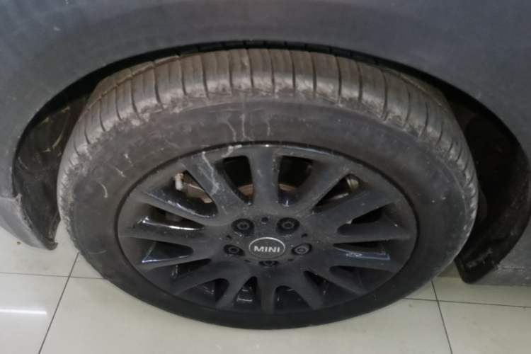 Used MINI 2021 1.5T COOPER Classic Edition Five-Door Version Left Front Wheel Hub
