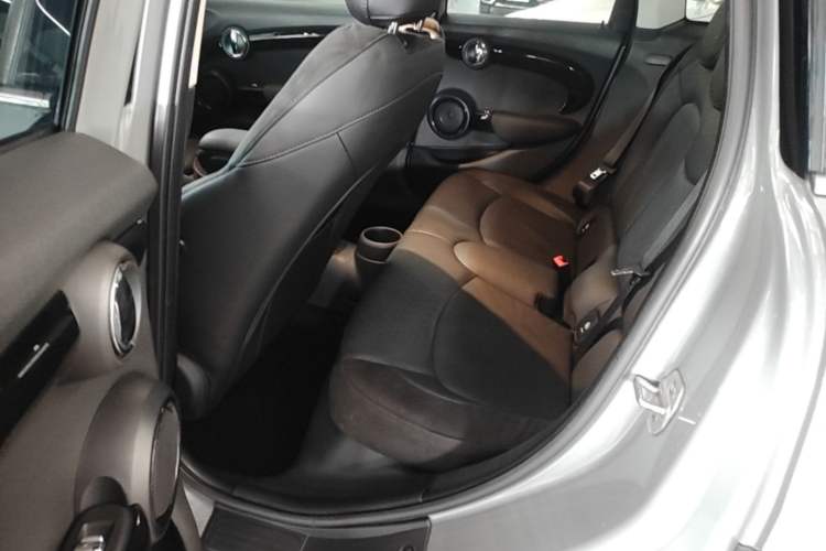 Used MINI 2021 1.5T COOPER Artist Five-Door Edition Left Rear Seat