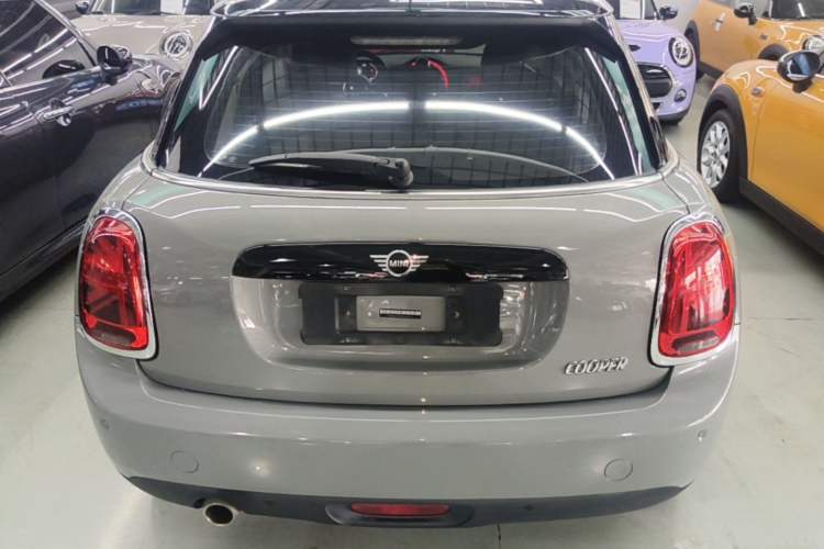 Used MINI 2021 1.5T COOPER Classic Edition Five-Door Version Rear
