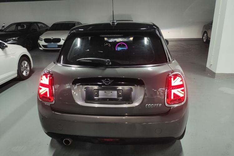 Used MINI 2021 1.5T COOPER Artist Five-Door Edition Rear