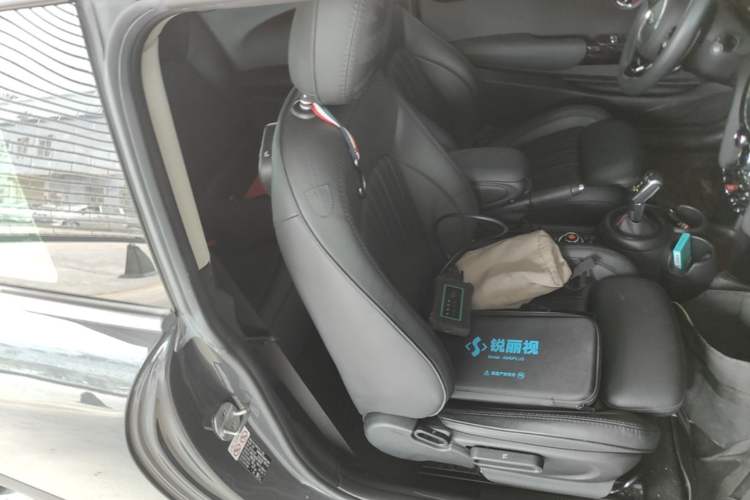 Used MINI 2021 2.0T COOPER S Artist Right Front Seat