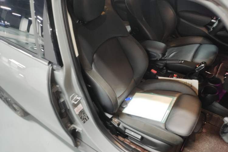 Used MINI 2021 1.5T COOPER Artist Five-Door Edition Right Front Seat