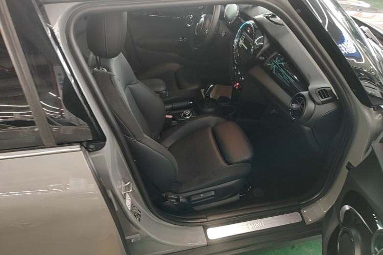Used MINI 2021 1.5T COOPER Artist Five-Door Edition Right Front Seat