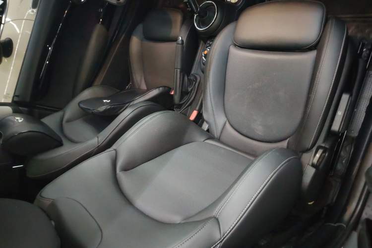 Used MINI 2021 1.5T COOPER Classic Edition Right Front Seat