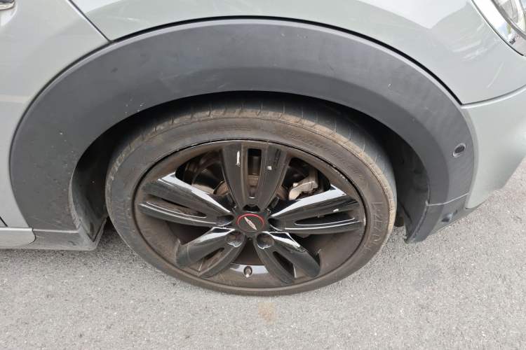 Used MINI 2021 1.5T COOPER Racing Edition Five-Door Model Right Front Wheel Hub
