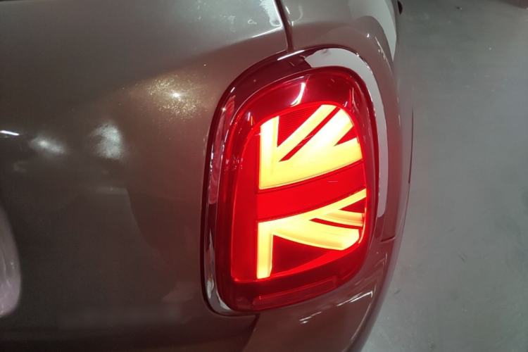 Used MINI 2021 1.5T COOPER Artist Five-Door Edition Right Rear Taillight