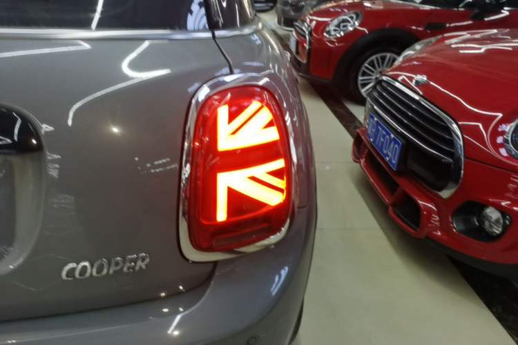 Used MINI 2021 1.5T COOPER Classic Edition Five-Door Version Right Rear Taillight