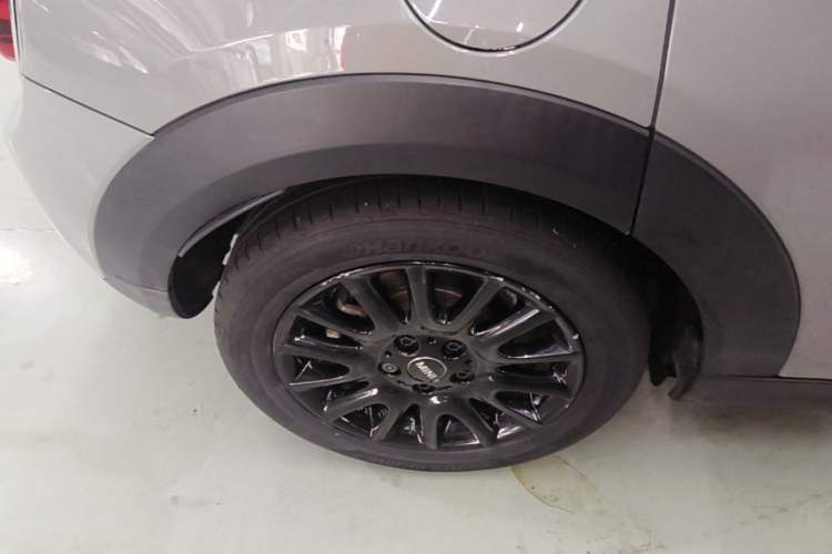 Used MINI 2021 1.5T COOPER Classic Edition Five-Door Version Right Rear Wheel Hub