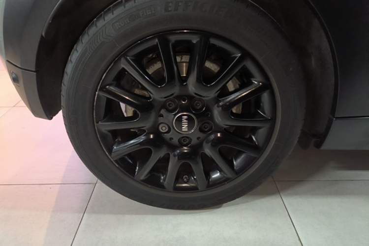 Used MINI 2021 1.5T ONE PLUS Right Rear Wheel Hub