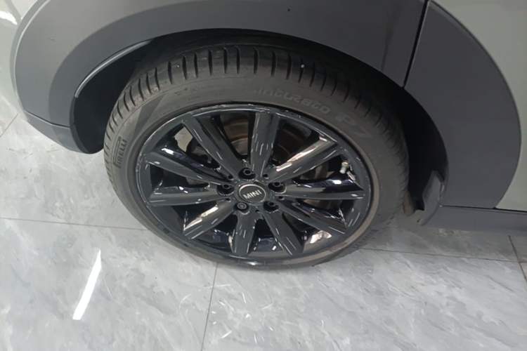 Used MINI 2021 1.5T COOPER Artist Five-Door Edition Right Rear Wheel Hub