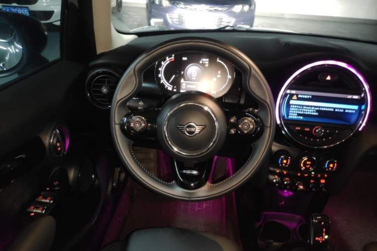 Used MINI 2021 1.5T COOPER Artist Five-Door Edition Steering Wheel
