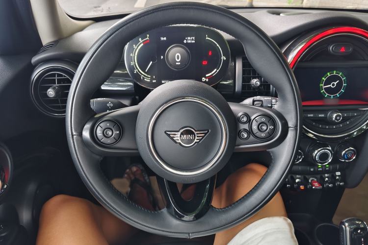 Used MINI 2021 1.5T COOPER Classic Edition Five-Door Version Steering Wheel