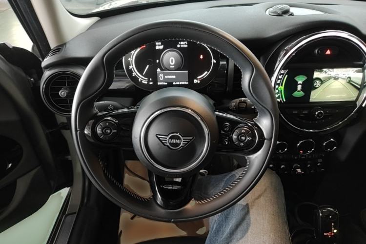 Used MINI 2021 1.5T COOPER Artist Five-Door Edition Steering Wheel
