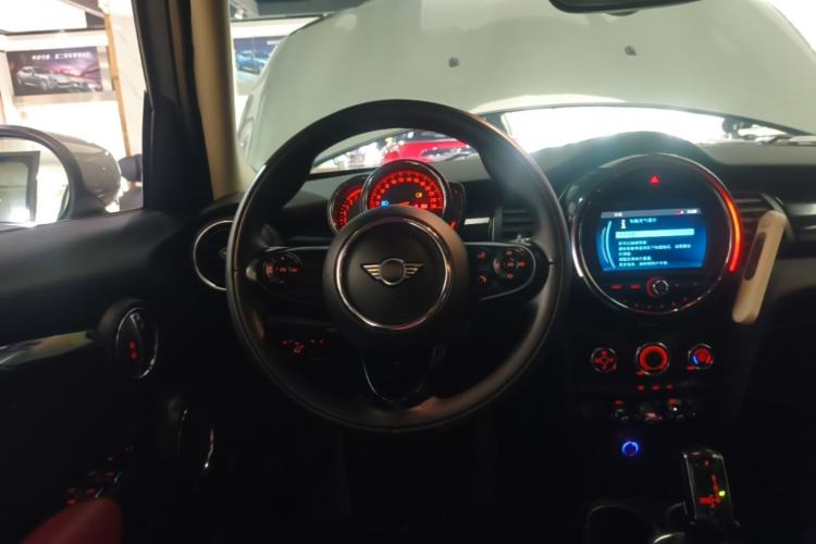 Used MINI 2021 1.5T ONE PLUS Five-Door Edition Steering Wheel