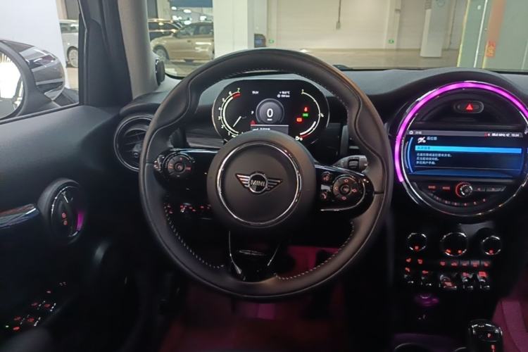 Used MINI 2021 1.5T COOPER Artist Five-Door Edition Steering Wheel
