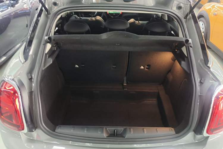 Used MINI 2021 1.5T COOPER Classic Edition Five-Door Version Trunk