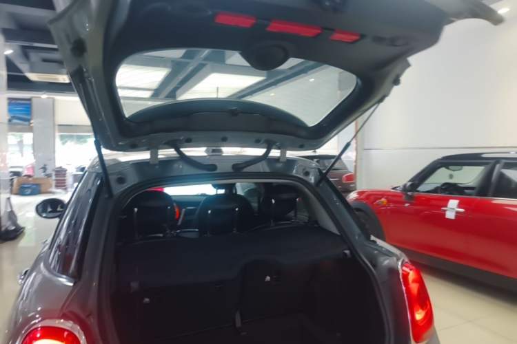 Used MINI 2021 1.5T ONE PLUS Five-Door Edition Trunk