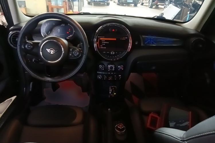 Used MINI 2021 1.5T COOPER Classic Edition Five-Door Version Center Console