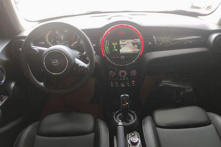 Used MINI 2021 1.5T COOPER Classic Edition Five-Door Version Center Console