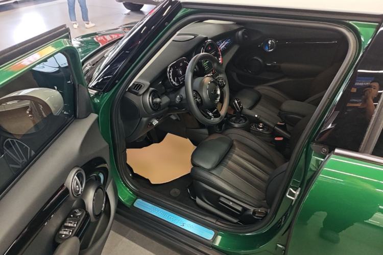 Used MINI 2021 2.0T COOPER S Artist Five-Door Edition Driver Seat
