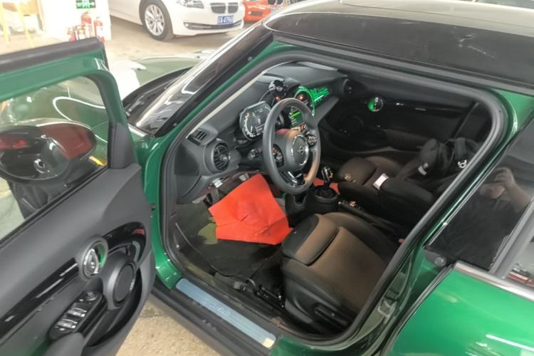 Used MINI 2021 1.5T COOPER Artist Five-Door Edition Driver Seat