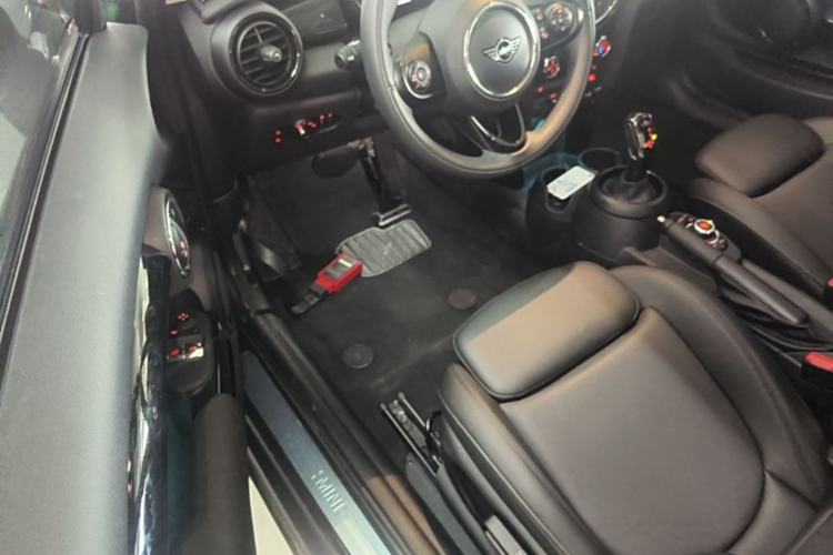 Used MINI 2021 1.5T COOPER Classic Edition Driver Seat