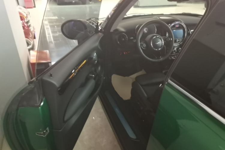 Used MINI 2021 1.5T COOPER Classic Edition Driver Seat
