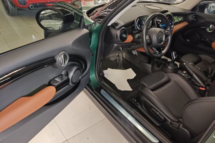 Used MINI 2021 1.5T COOPER Classic Edition Driver Seat