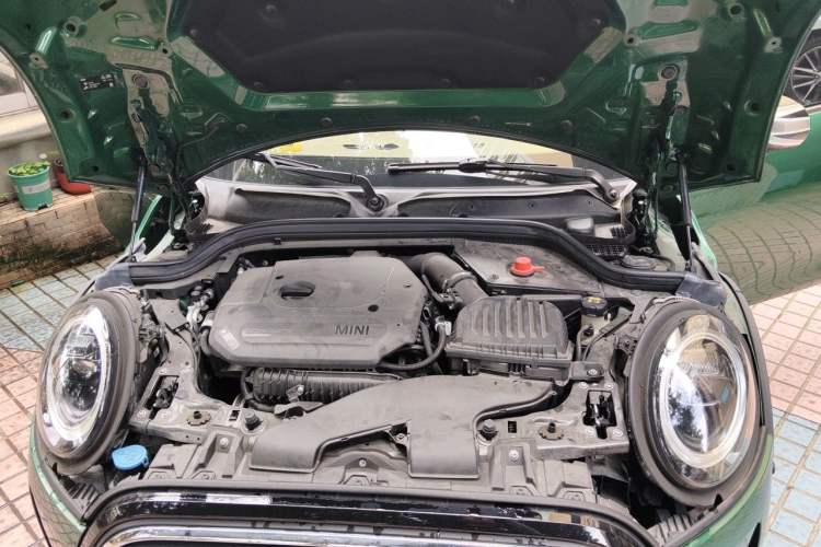 Used MINI  Engine Bay