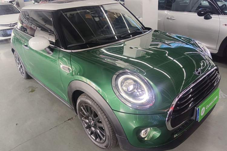Used MINI 2021 1.5T COOPER Classic Edition Front Right 45 Deg