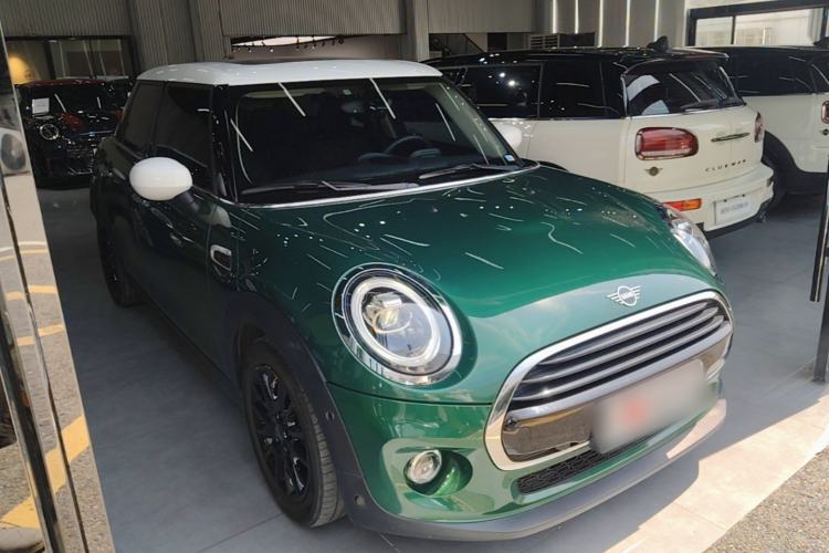 Used MINI 2021 1.5T COOPER Classic Edition Five-Door Version Front Right 45 Deg