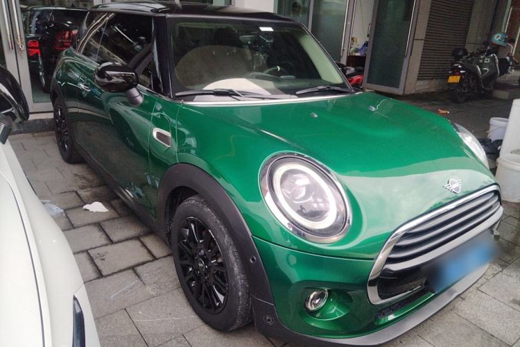 Used MINI 2021 1.5T COOPER Classic Edition Front Right 45 Deg