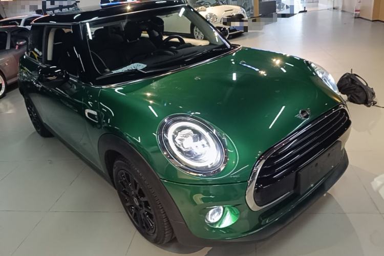 Used MINI 2021 1.5T COOPER Classic Edition Front Right 45 Deg