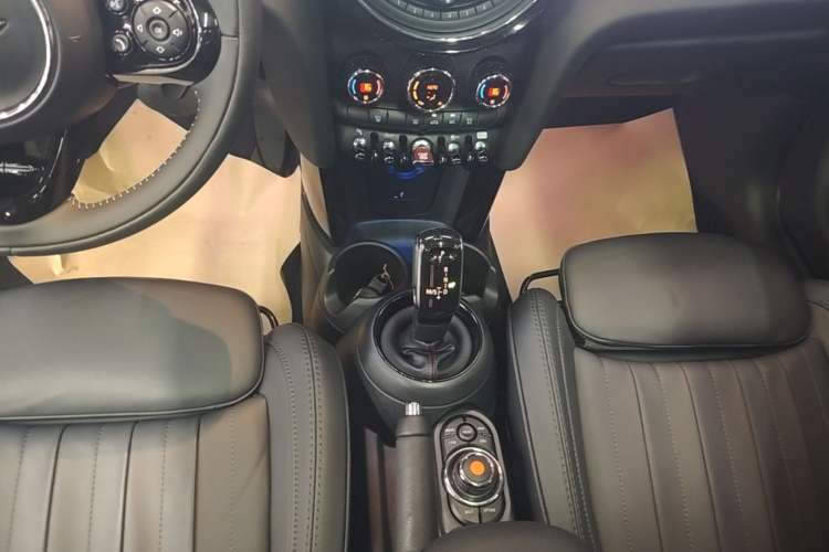 Used MINI 2021 2.0T COOPER S Artist Five-Door Edition Gear Lever