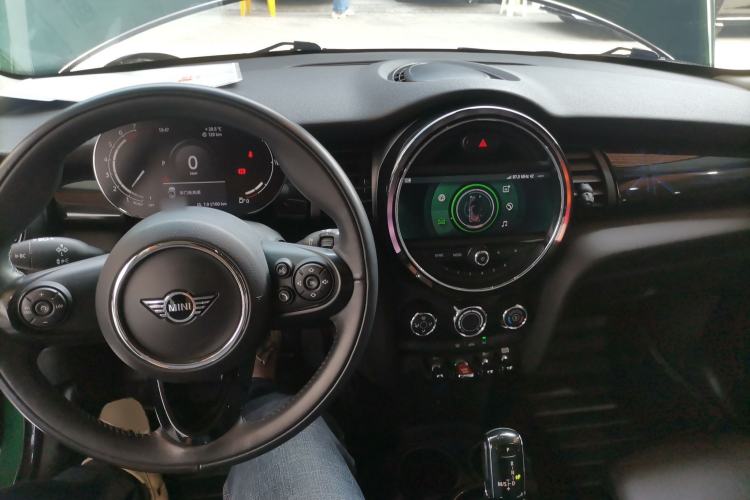 Used MINI 2021 1.5T COOPER Classic Edition Five-Door Version Interior 2