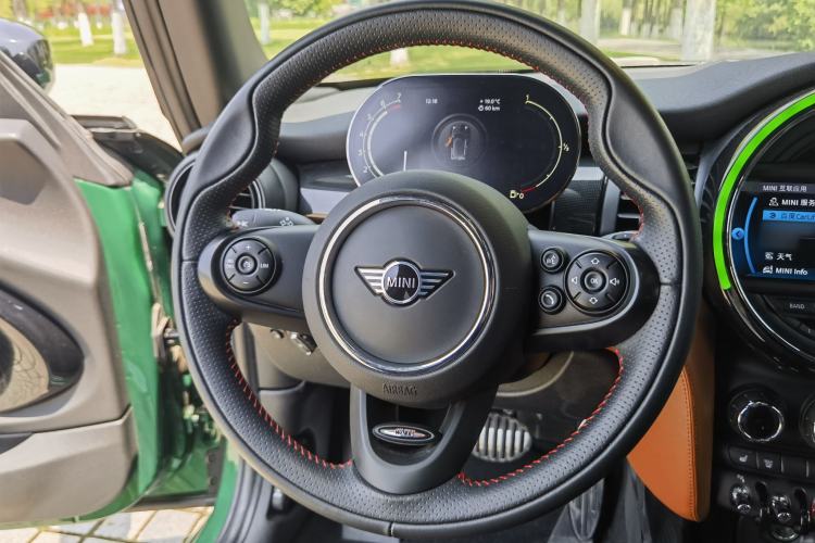 Used MINI 2021 1.5T COOPER Racing Driver Interior 2