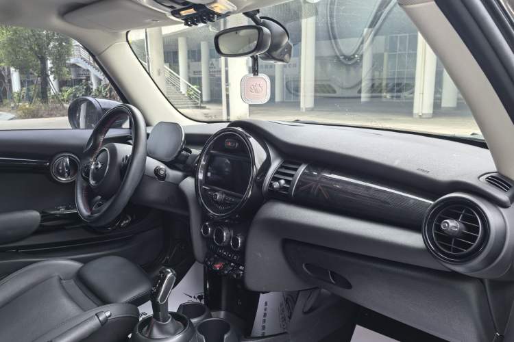 Used MINI 2021 2.0T COOPER S Classic Edition Interior 3