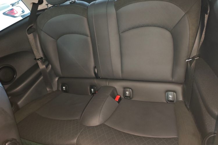 Used MINI 2021 1.5T COOPER Artist Interior 4